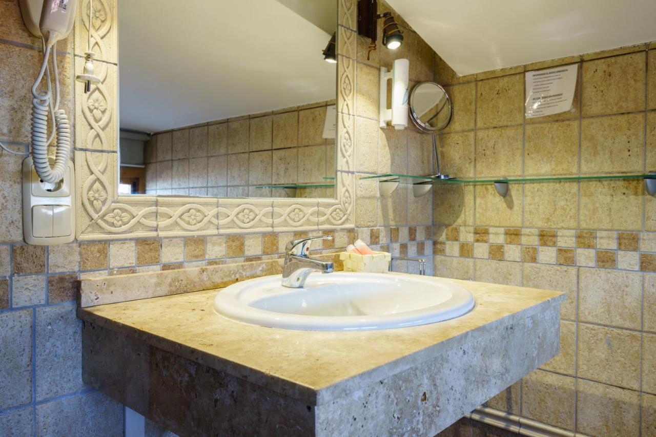 Hotel Boutique Reina Mora Granada Exteriör bild